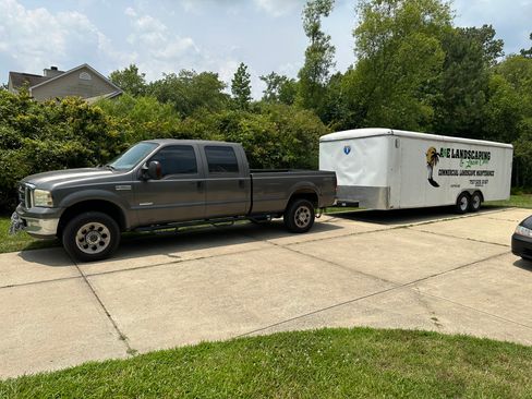 Used 2005 Ford F350 XLT image 2