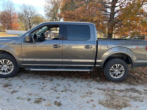 Used 2019 Ford F150 Lariat image 2