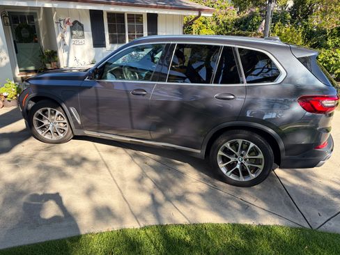 Used 2021 BMW X5 xDrive45e w/ Premium Package AWD/4WD image 1