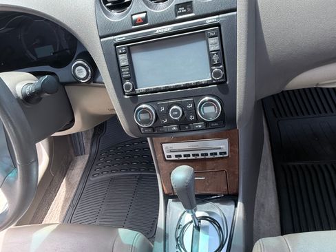Used 2009 Nissan Altima Hybrid Sedan w/ Connection Pkg FWD image 11