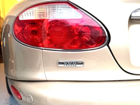 Used 2003 Jaguar XK8 Convertible image 21