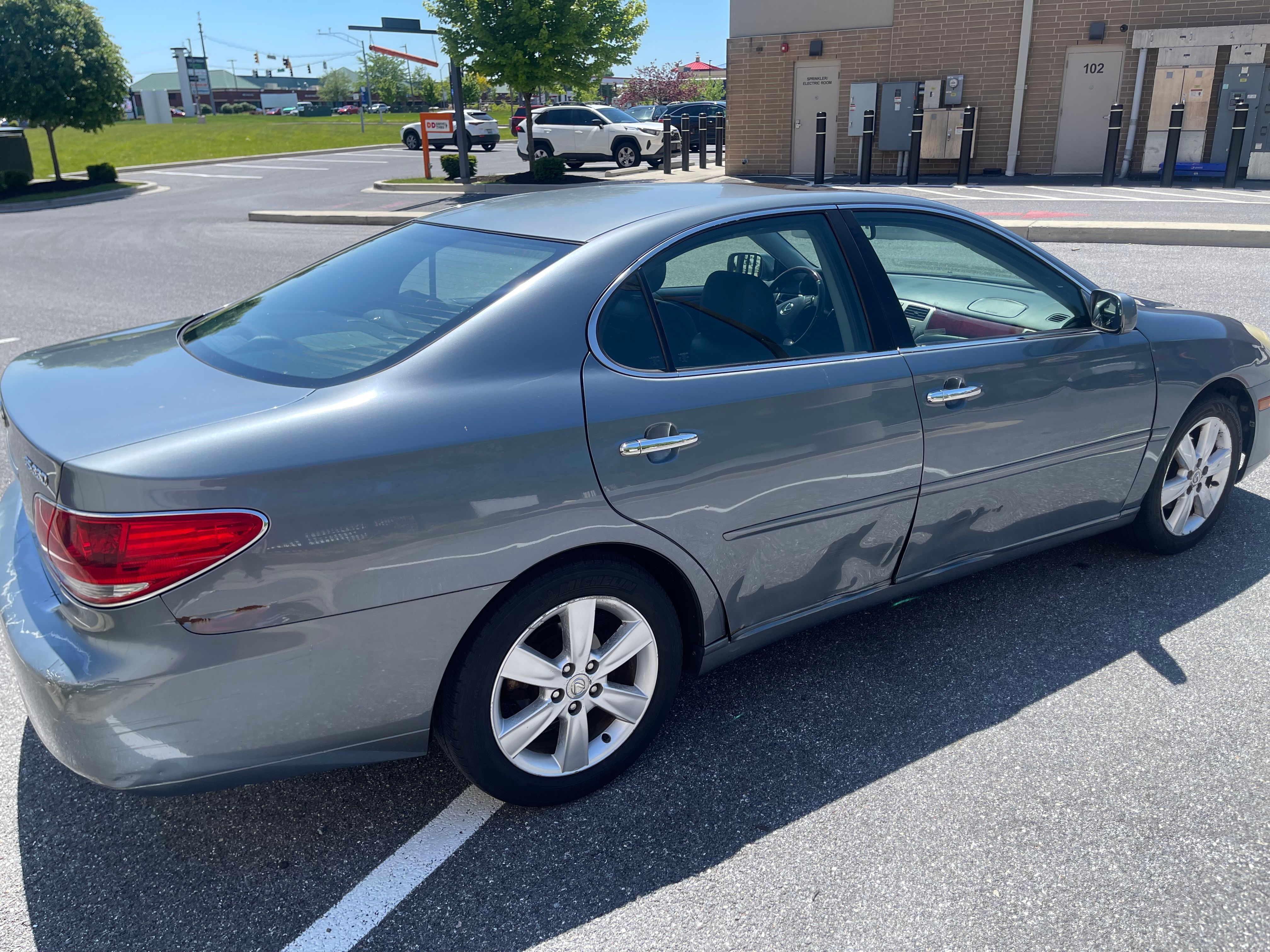 Used 2005 Lexus ES 330 FWD image 4