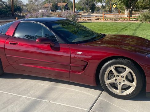 Used 2003 Chevrolet Corvette Coupe w/ Preferred Equipment Group image 4