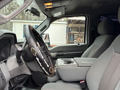 Used 2014 Ford F250 XLT image 9