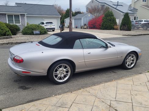 Used 2001 Jaguar XK8 Convertible image 19