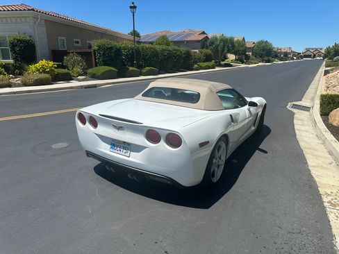 Used 2006 Chevrolet Corvette Convertible w/ Preferred Equipment Group RWD image 13