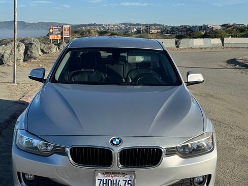 Used 2014 BMW 320i 320i Sedan 4D image 2