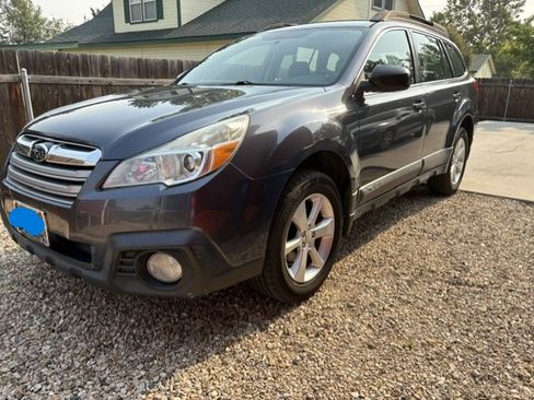 Used 2014 Subaru Outback 2.5i w/ Alloy Wheel Package AWD/4WD image 1