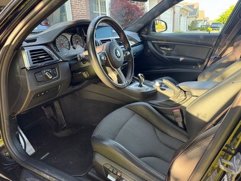 Used 2017 BMW M3 RWD image 9