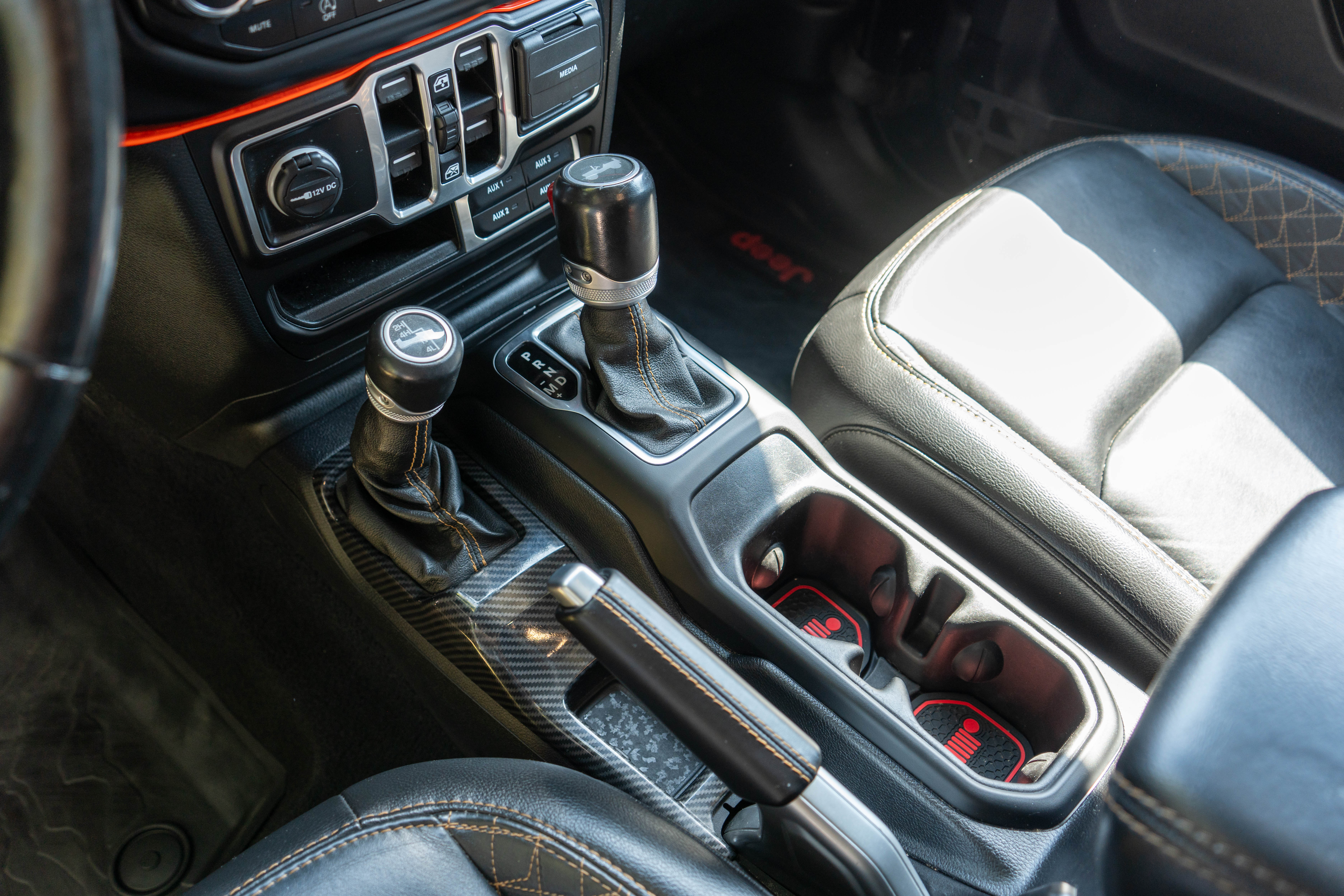 Used 2020 Jeep Wrangler Unlimited Sahara AWD/4WD image 15