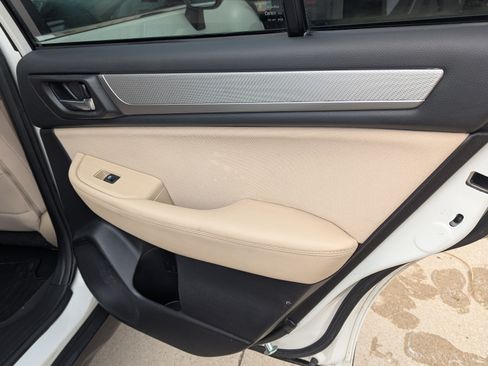 Used 2018 Subaru Outback 2.5i Premium image 16