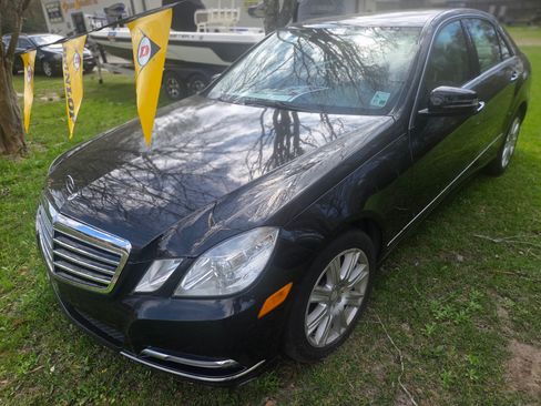 Used 2013 Mercedes-Benz E 350 BlueTEC Sedan image 2