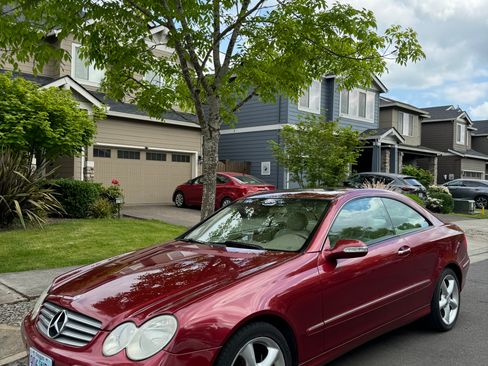 Used 2004 Mercedes-Benz CLK 320 Coupe image 1