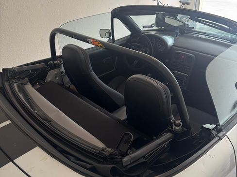 Used 1992 MAZDA MX-5 Miata RWD image 8