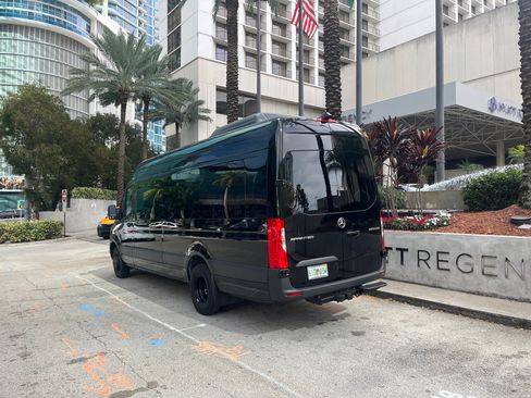 Used 2022 Mercedes-Benz Sprinter 3500 image 26