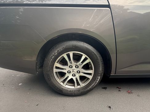 Used 2011 Honda Odyssey EX image 17