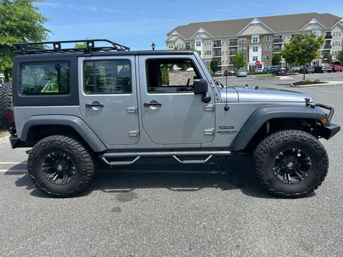 Used 2014 Jeep Wrangler Unlimited Sport w/ Connectivity Group AWD/4WD image 14
