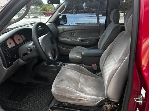 Used 2004 Toyota Tacoma PreRunner image 10