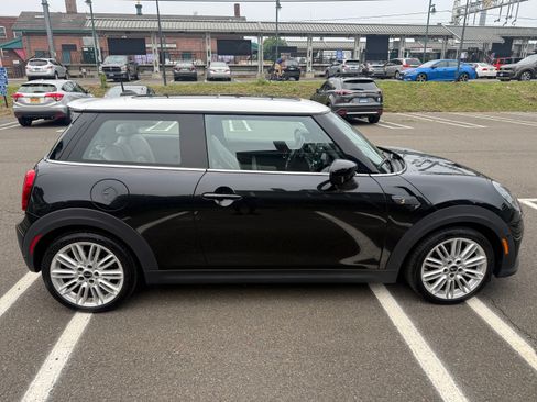 Used 2024 MINI Cooper SE FWD image 4
