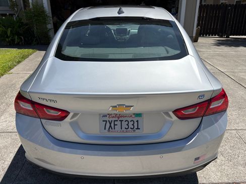 Used 2016 Chevrolet Malibu Hybrid w/ Leather Package FWD image 4