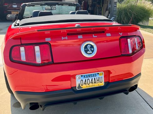 Used 2012 Ford Mustang Shelby GT500 w/ SVT Performance Pkg image 5