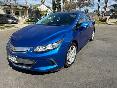 Used 2017 Chevrolet Volt LT w/ Comfort Package image 12