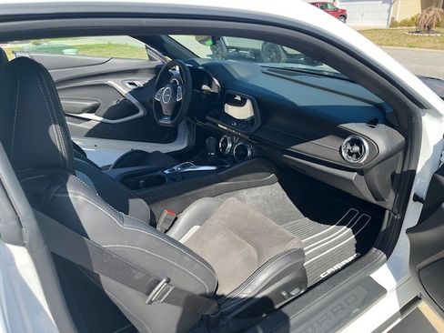 Used 2018 Chevrolet Camaro SS image 12