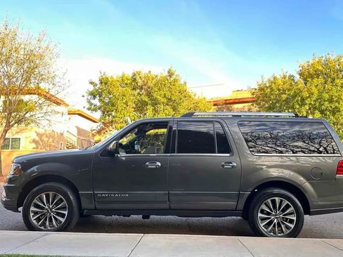 Used 2016 Lincoln Navigator L Reserve image 6
