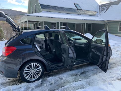 Used 2013 Subaru Impreza 2.0i Premium image 11