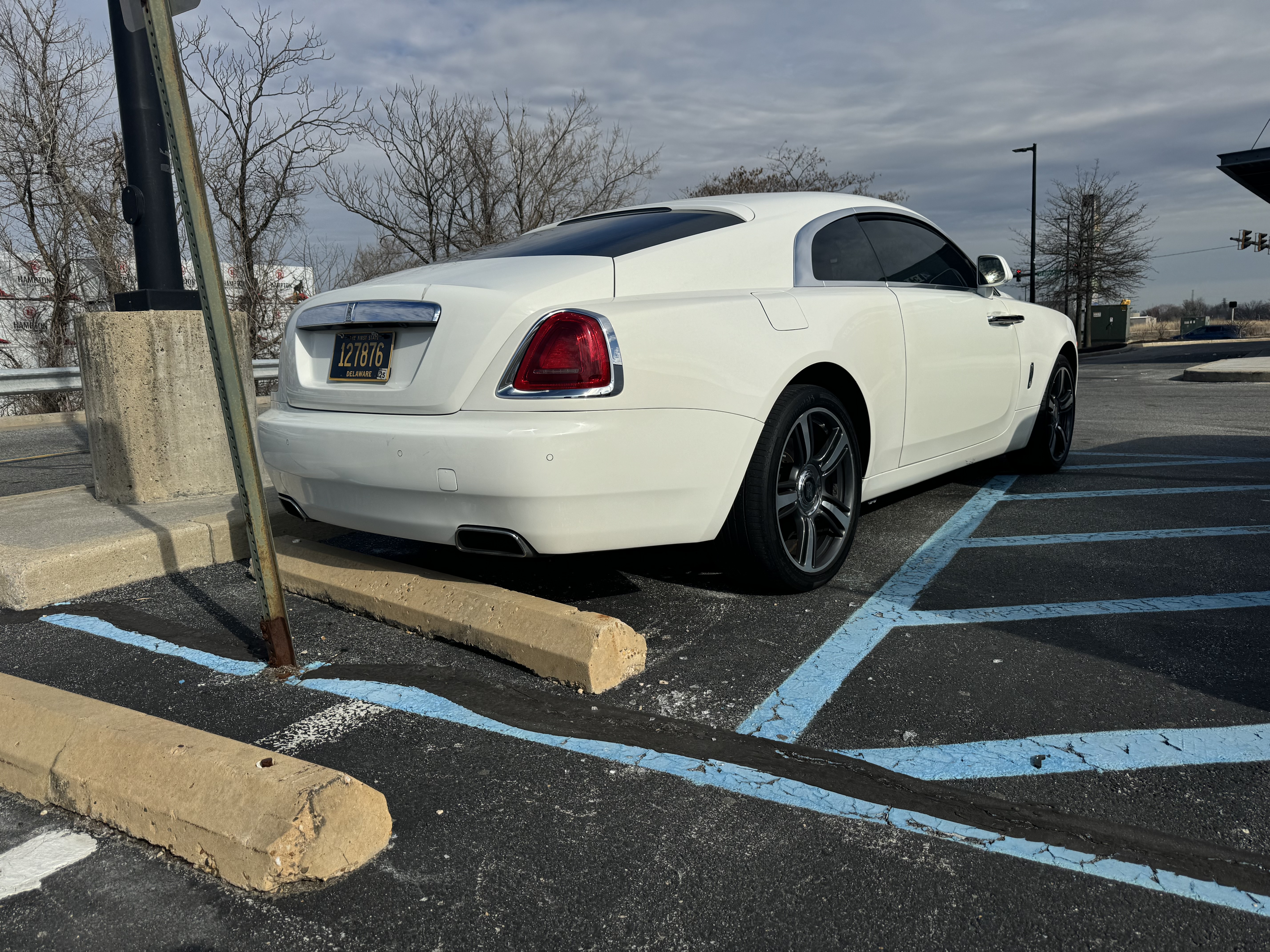 Used 2015 Rolls-Royce Wraith RWD image 20
