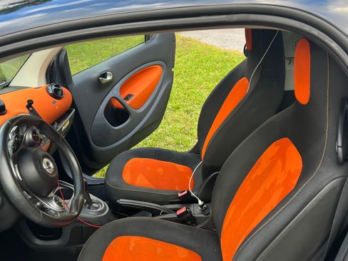 Used 2016 smart fortwo passion image 5