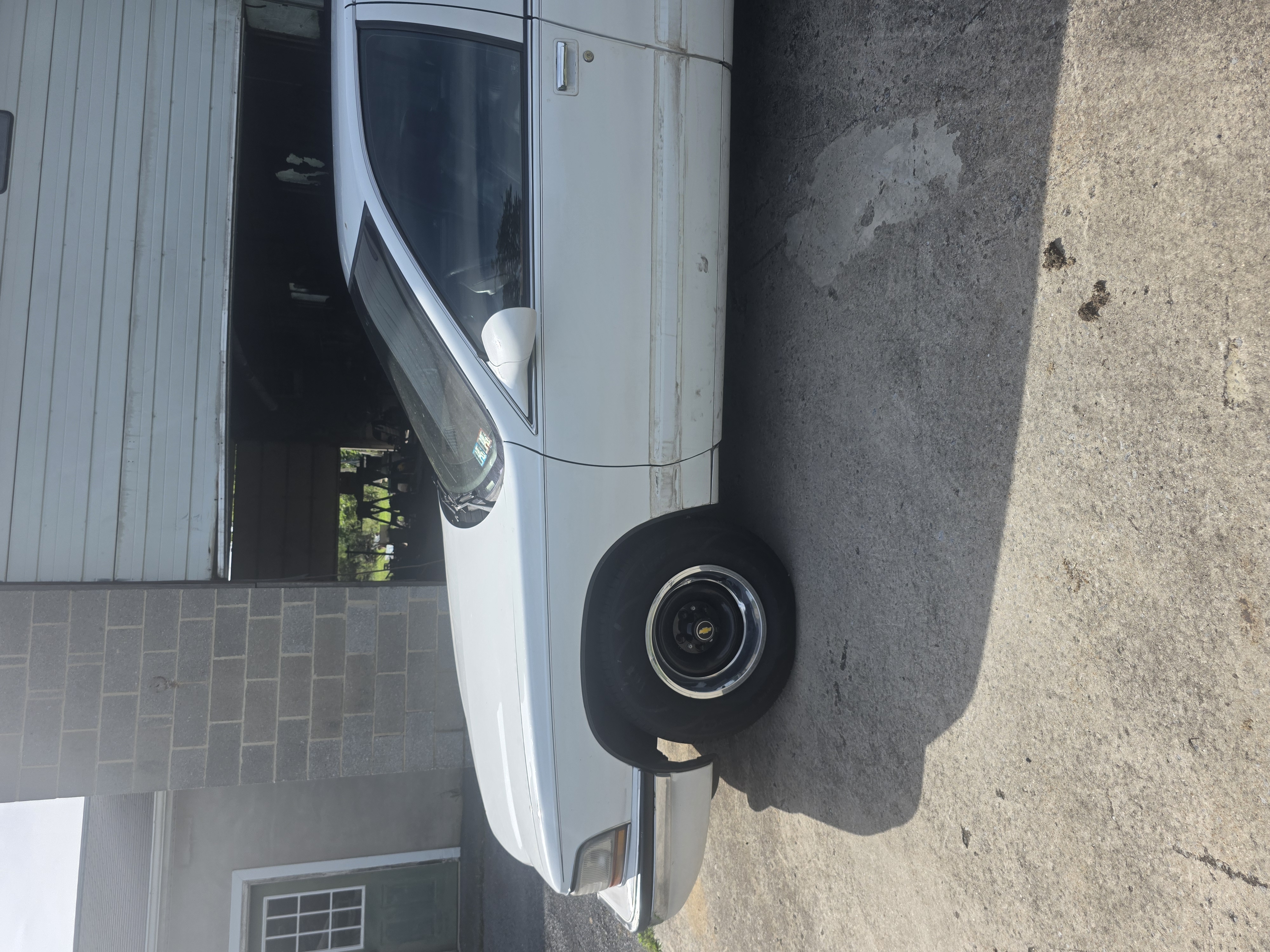 Used 1996 Buick Roadmaster Limited RWD image 2