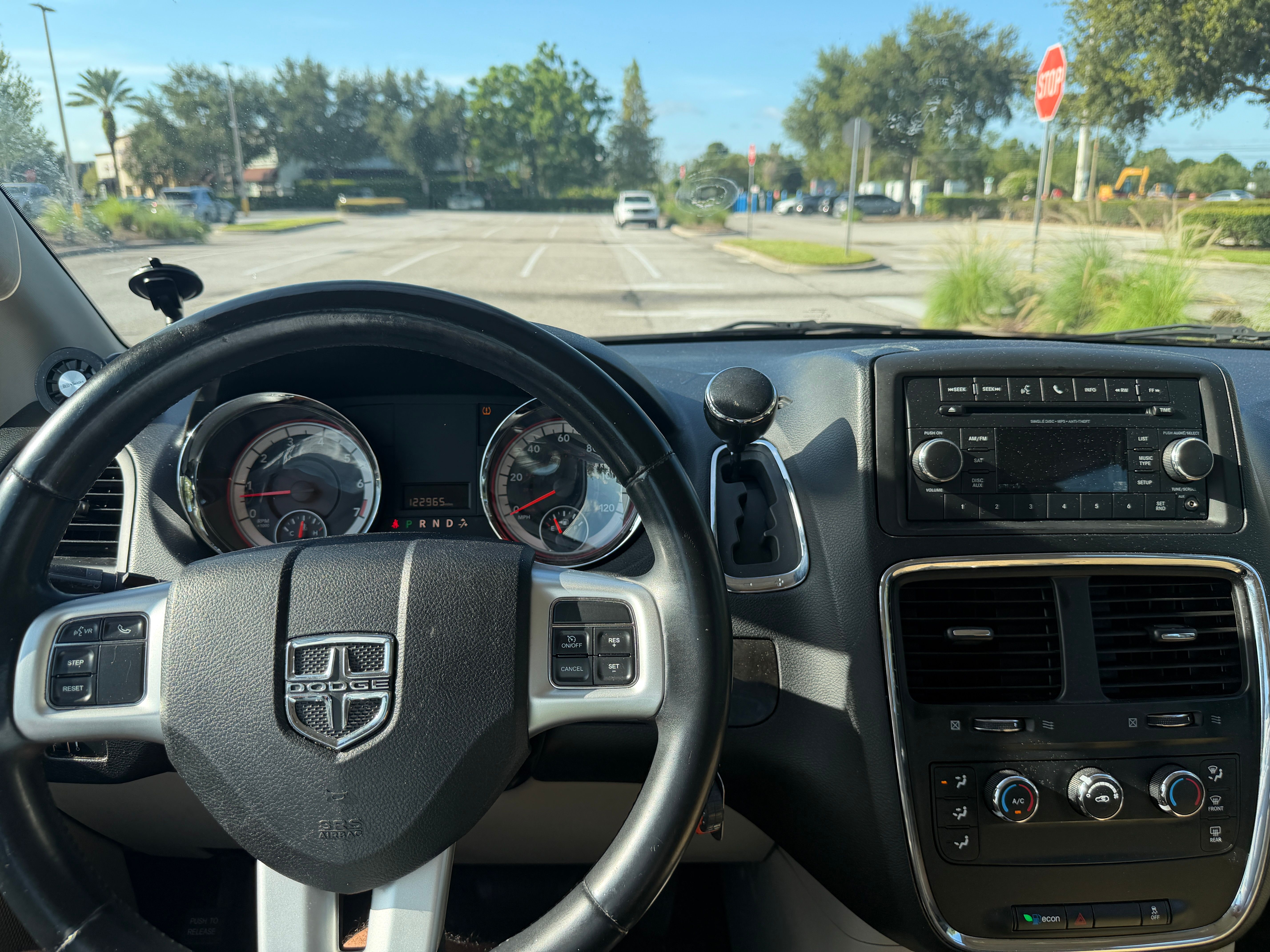 Used 2014 Dodge Grand Caravan American Value Package w/ UConnect Hands-Free Group FWD image 13