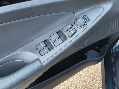 Used 2014 Hyundai Sonata SE w/ Premium Package 04 image 16