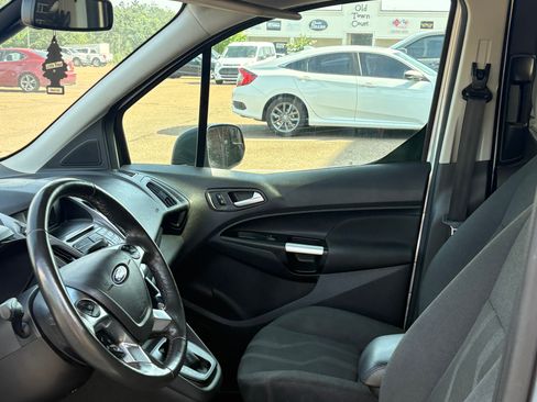 Used 2018 Ford Transit Connect XLT FWD image 8