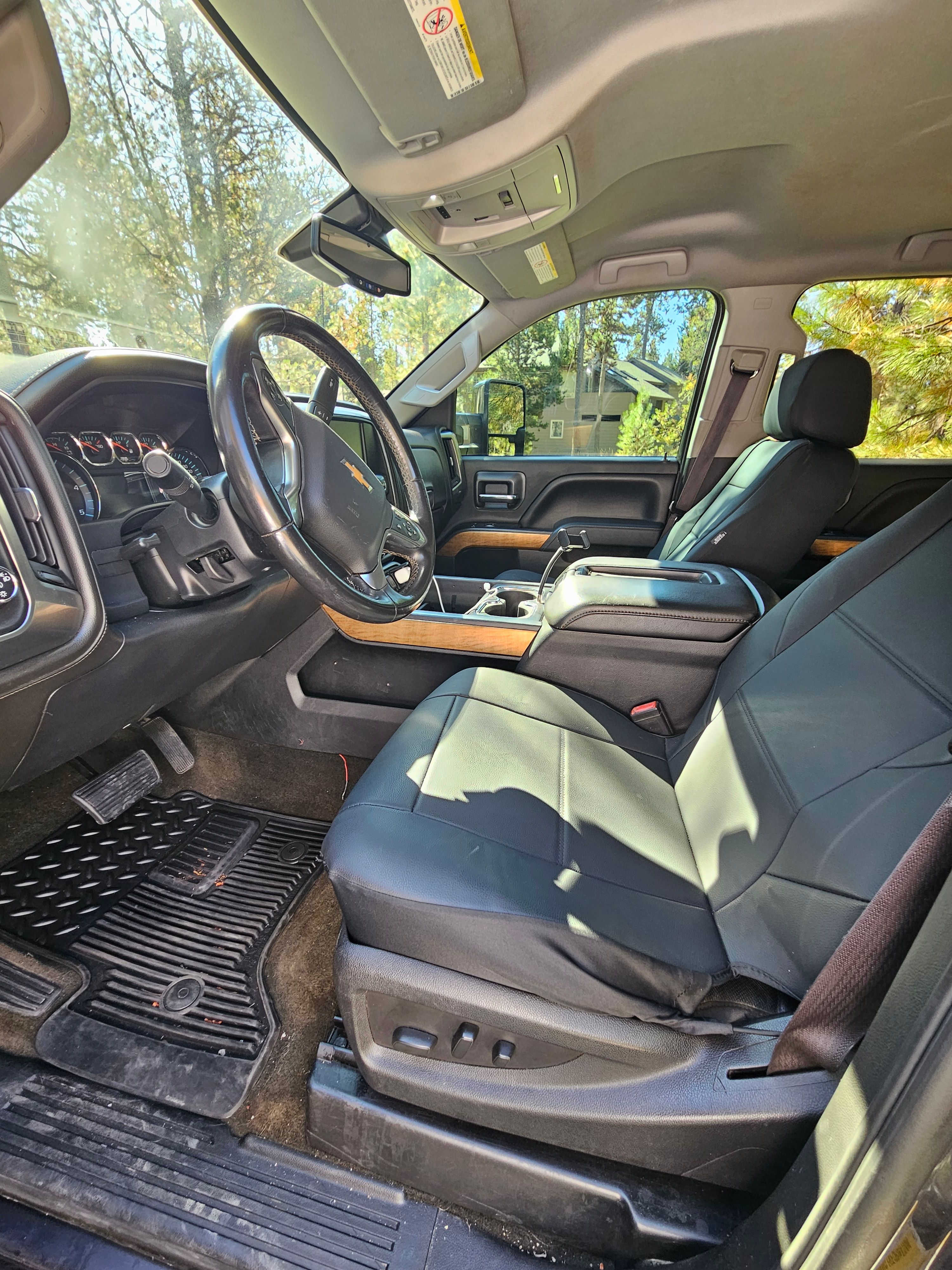 Used 2015 Chevrolet Silverado 2500 LTZ w/ Duramax Plus Package AWD/4WD image 10