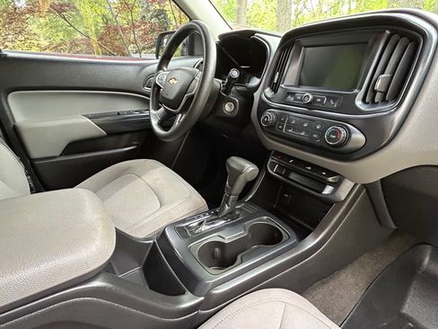 Used 2017 Chevrolet Colorado W/T w/ WT Convenience Package image 9