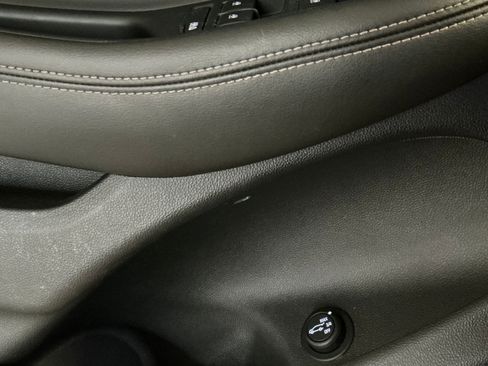 Used 2017 Buick Envision Essence image 16