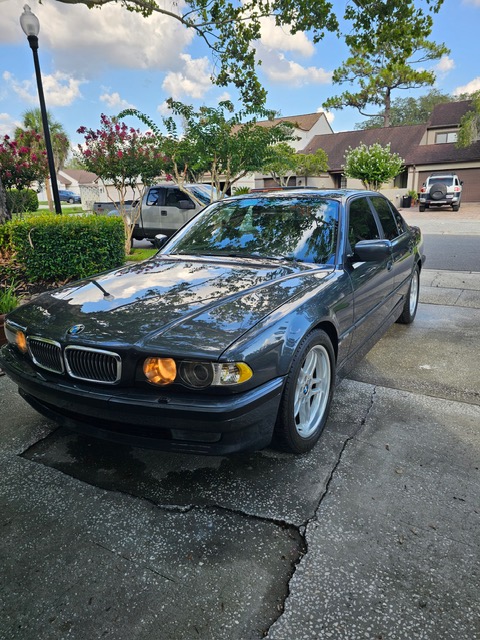 Used 2001 BMW 740i RWD image 2