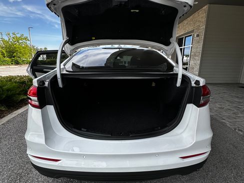 Used 2020 Ford Fusion SE w/ Equipment Group 151A FWD image 14
