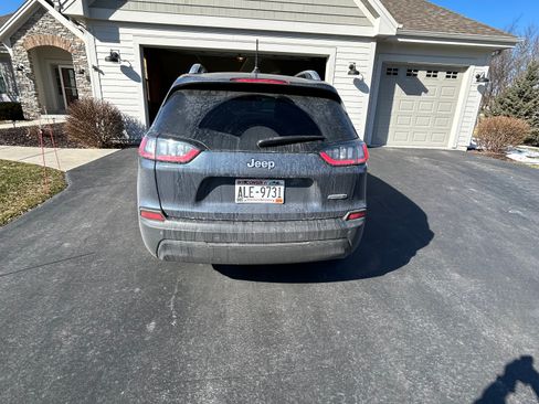 Used 2021 Jeep Cherokee Latitude Plus image 6