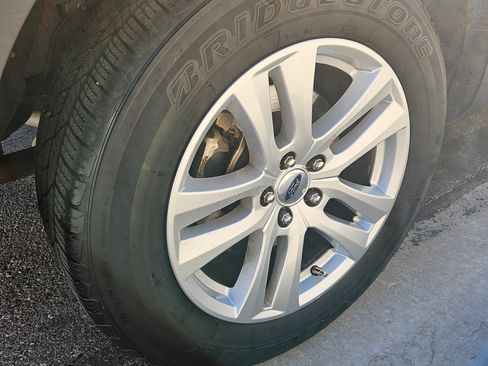 Used 2018 Ford Explorer XLT w/ Equipment Group 202A image 23