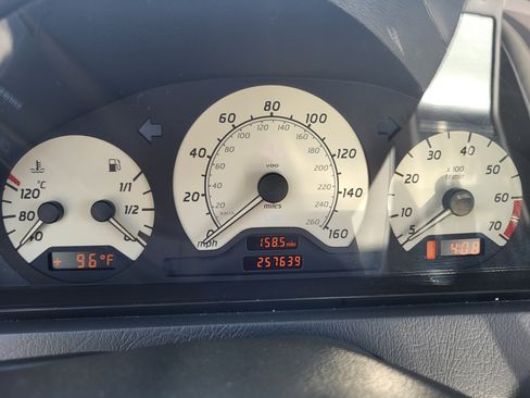 Used 2000 Mercedes-Benz C 280 Sedan image 25
