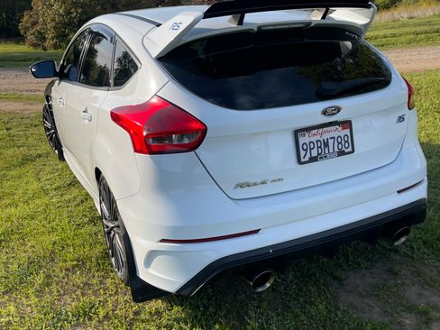 Used 2017 Ford Focus RS AWD/4WD image 4