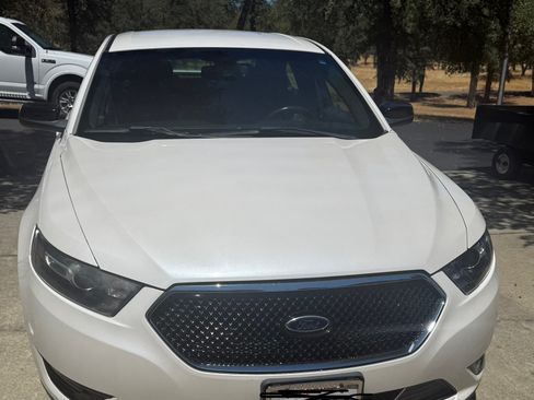 Used 2013 Ford Taurus SHO image 4