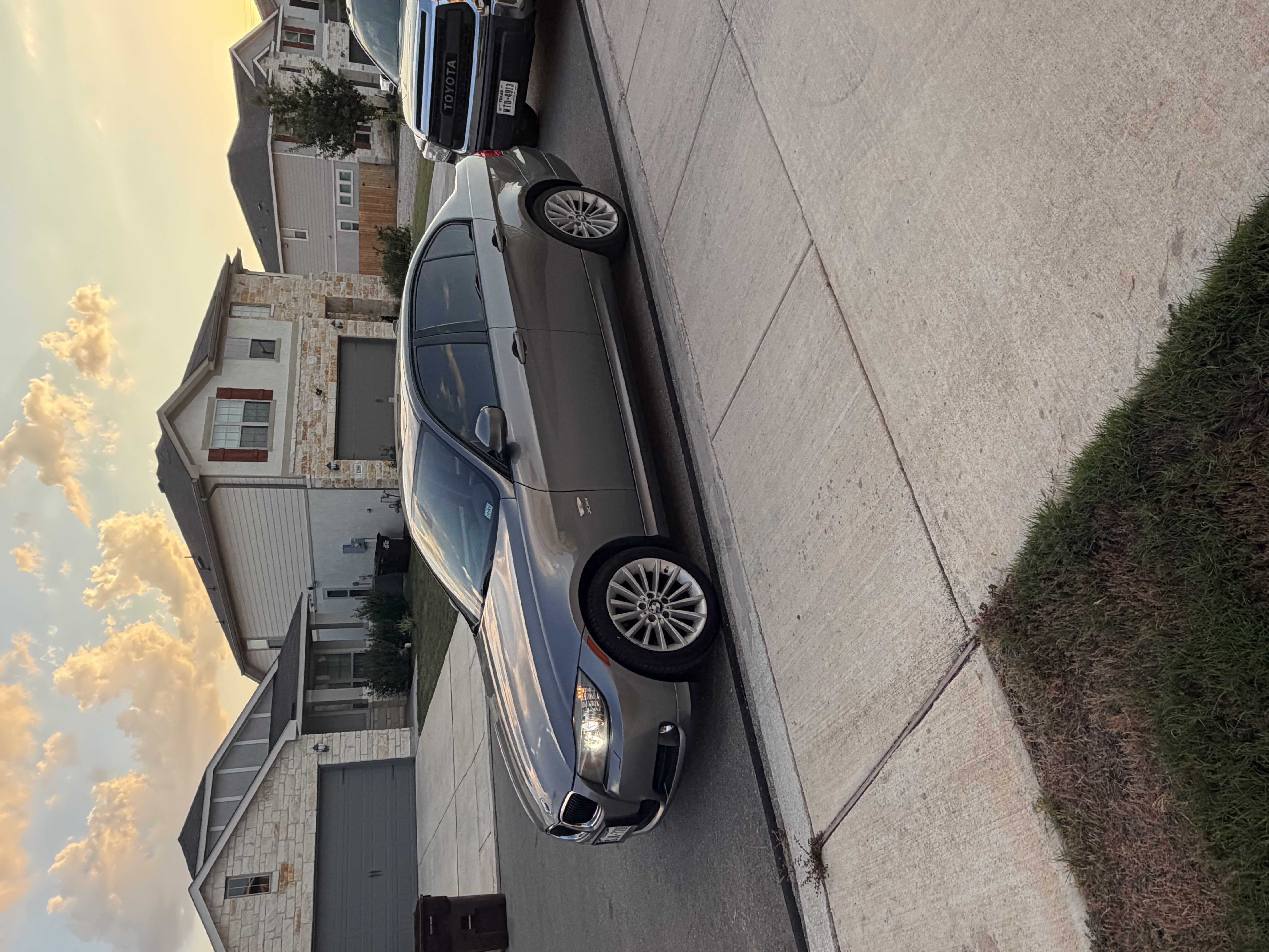 Used 2011 BMW 328i xDrive Sedan AWD/4WD image 9