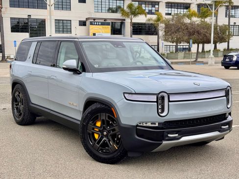 Used 2023 Rivian R1S Adventure AWD/4WD image 8