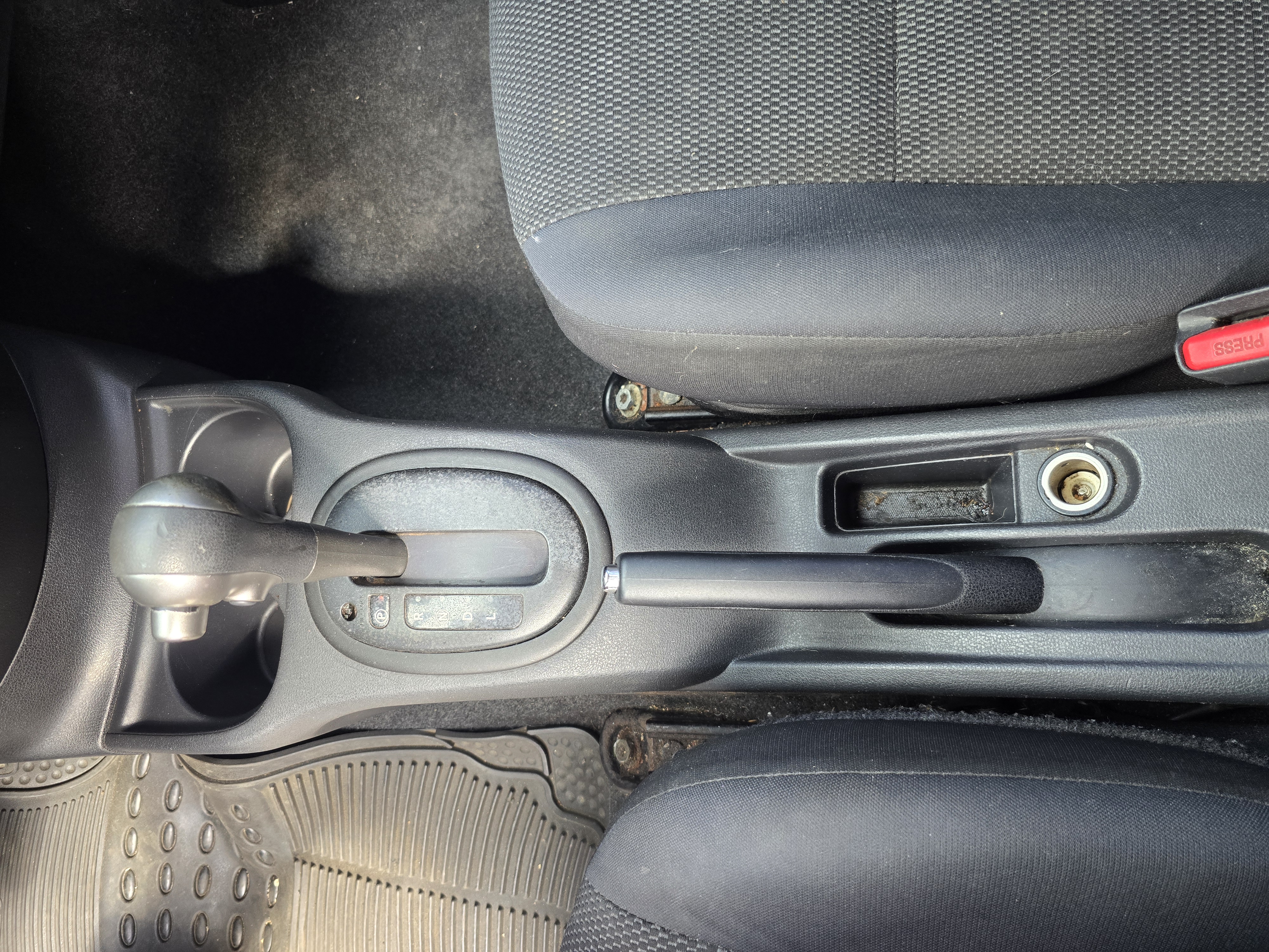 Used 2013 Nissan Versa SV FWD image 8