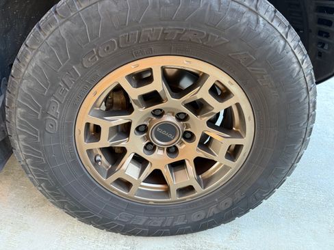 Used 2023 Toyota 4Runner 40th Anniversary SE image 9