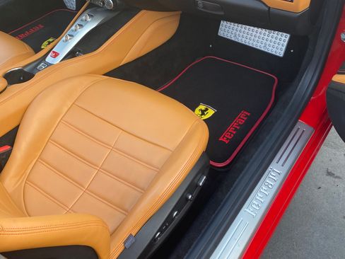 Used 2015 Ferrari California T image 20